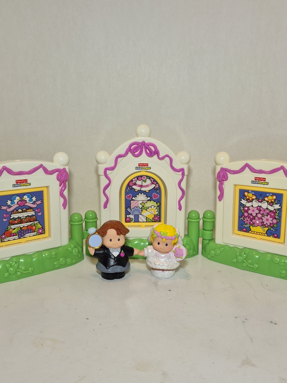 Fisher Price Little People Wedding Celebration Set 2007 Bride Groom Backdrop